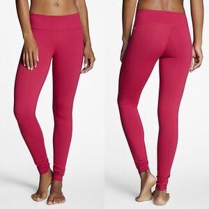 Fabletics Define Mid-Rise Leggings in Cranberry